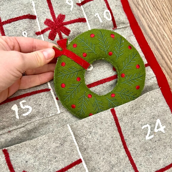 Crate & Barrel Fireplace Scene Christmas Advent Calendar Wool - Picture 6 of 9